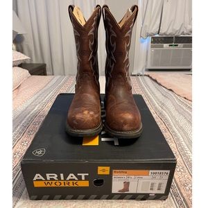 Ariat workhog women’s work boots. Size 9 1/2 - C wide. Nutty brown color.